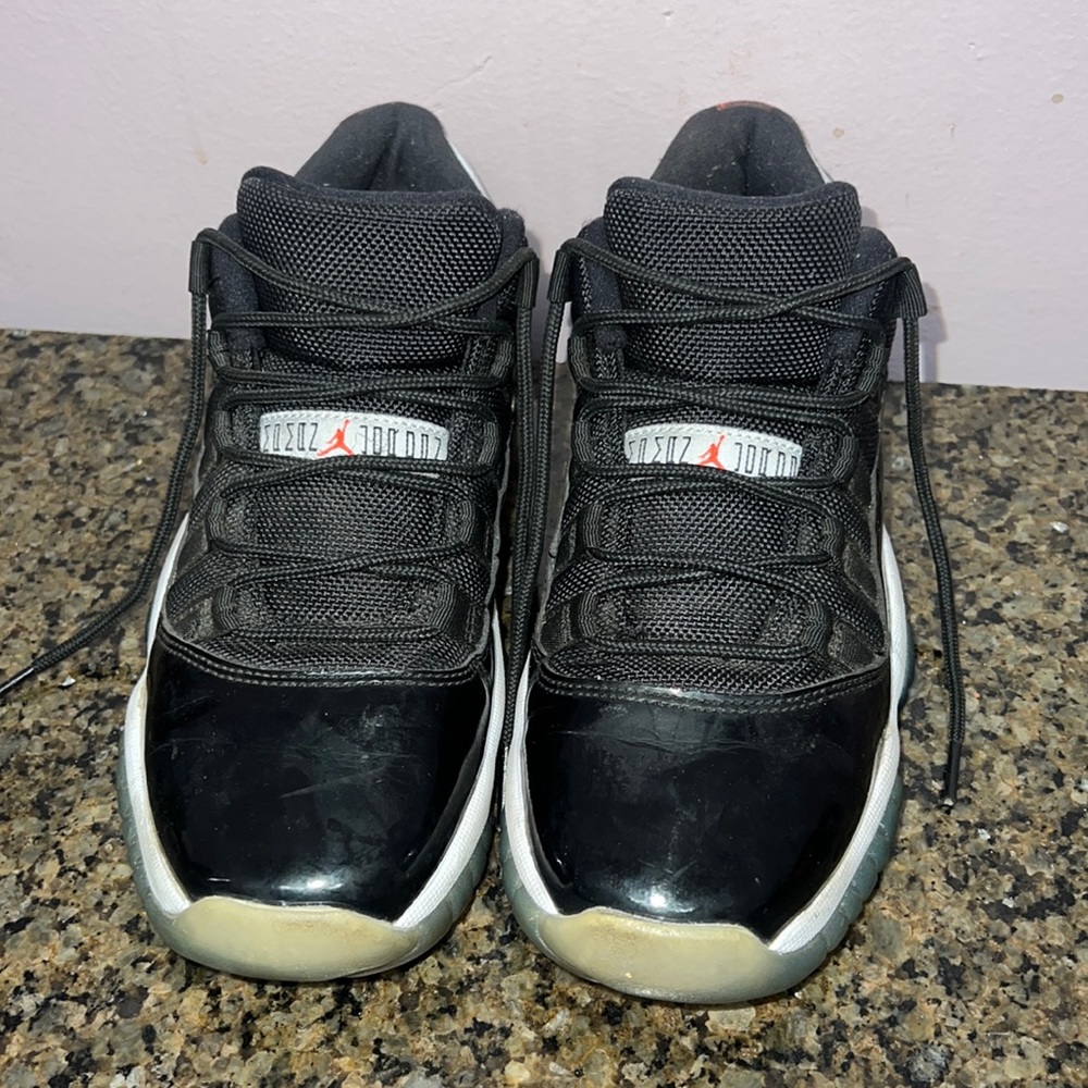 Jordan 11 retro lows size 5.5